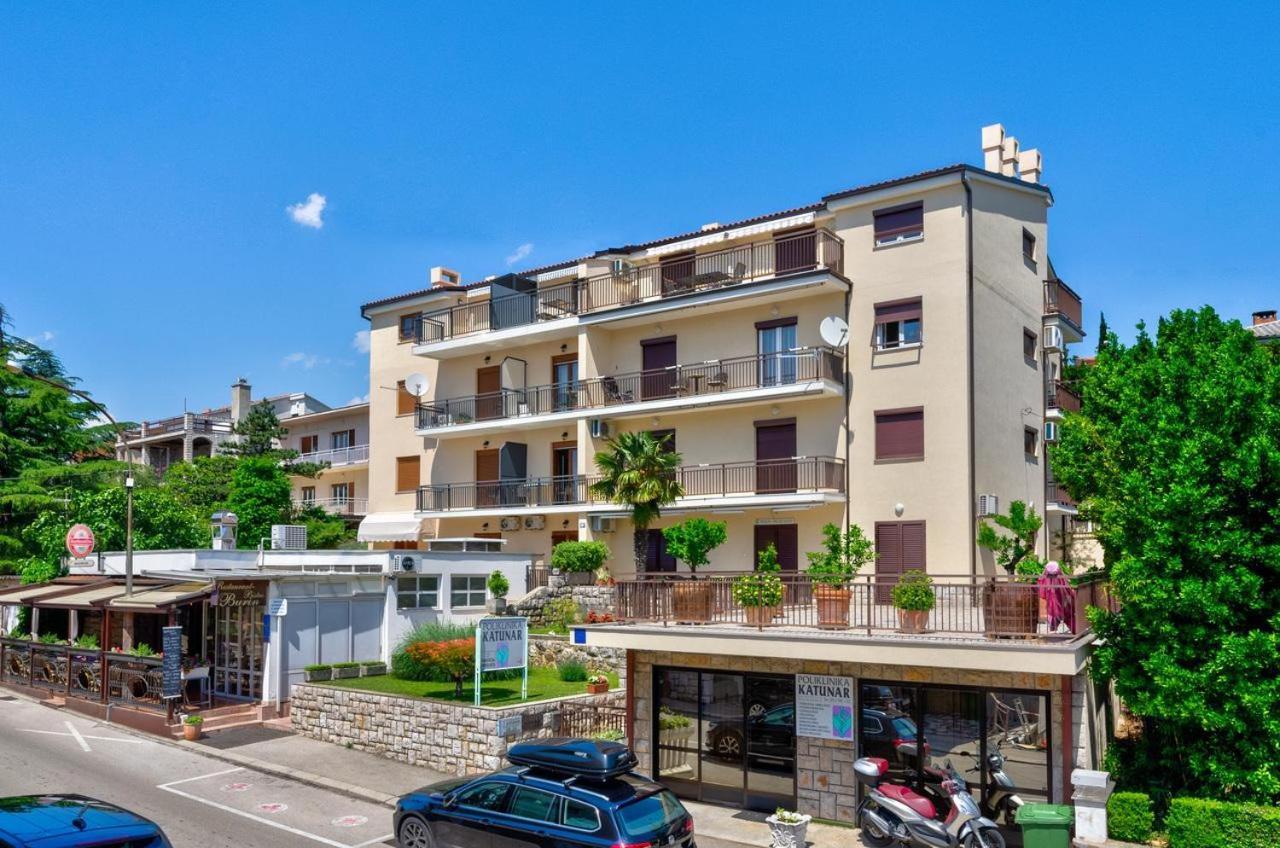Apartments Niko Crikvenica Eksteriør bilde